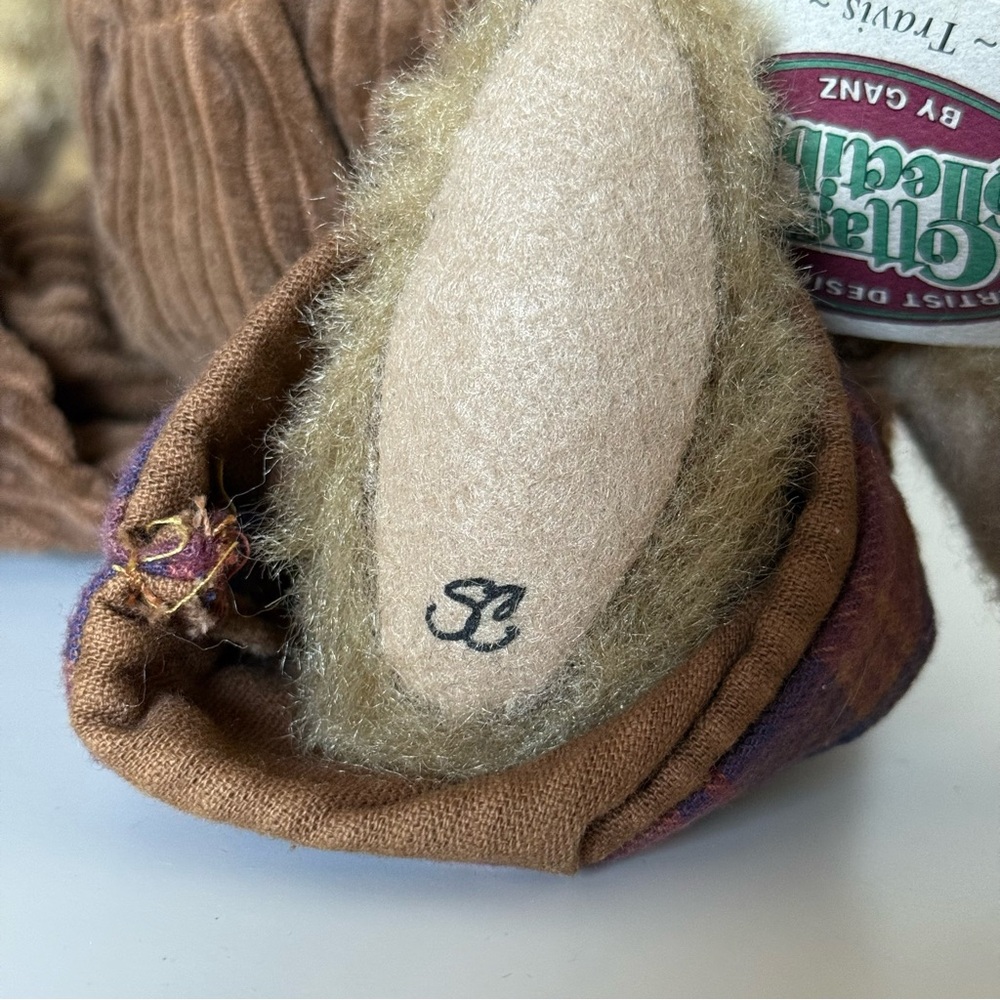 Cottage Collectibles by Ganz – “Travis” Artist-Designed Teddy Bear - Picture 4 of 5